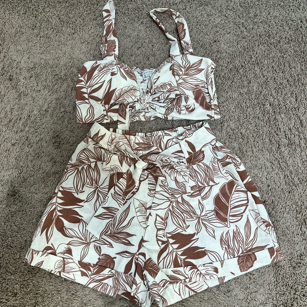 H&M Cream and Brown Leaf Print Set